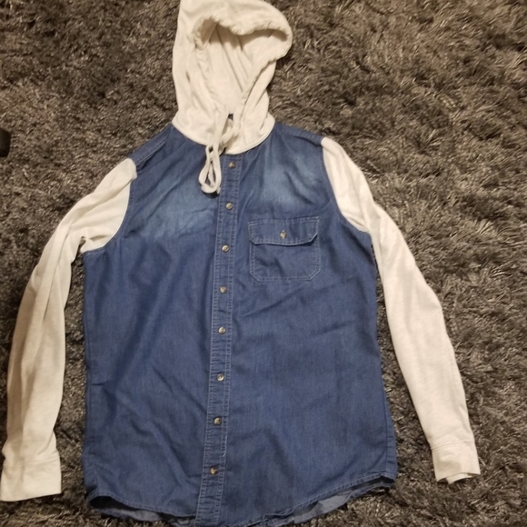 White and blue sweater - Picture 3 of 3